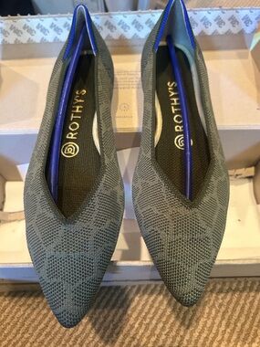 NIB Rothy's the Pointed Knit Flats in safari Sage with size 7.5